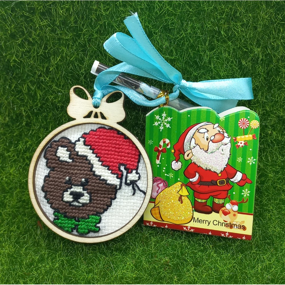 Коледна играчка с бродерия - мече 