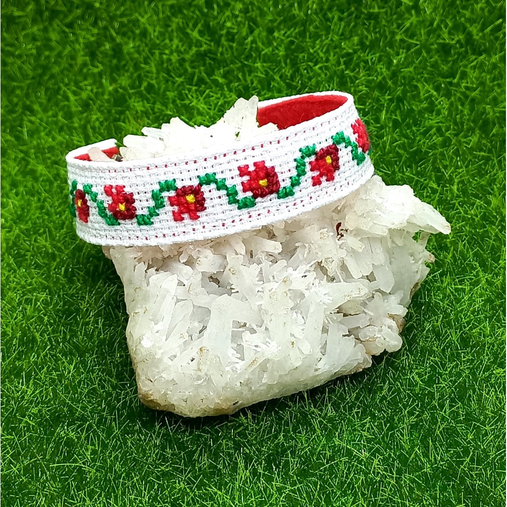 Бродирана гривна 11